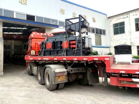 1000x700中型液壓對輥菠萝蜜网站在线观看設備發貨