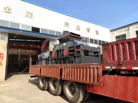1208型直連式半自動對輥菠萝视频成人APP發貨 