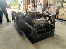 2pgc600*750雙齒輥菠萝蜜网站在线观看發往湖南婁底破碎煤塊